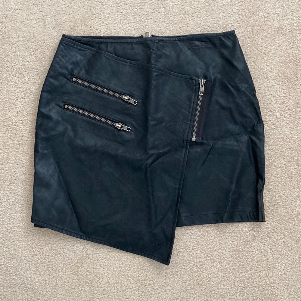 NWOT TOBI skirt